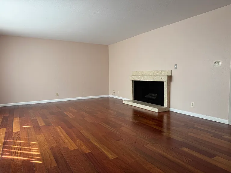 1681 Countrywood Ct — Photo 3