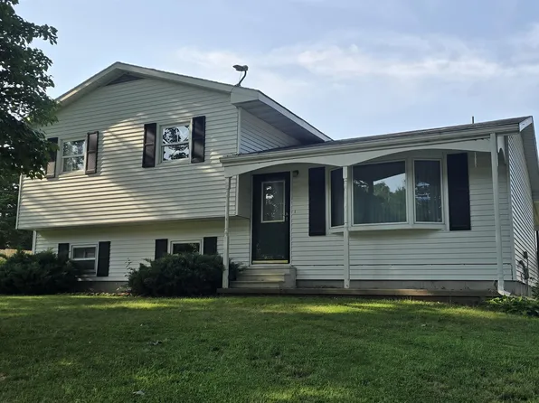 1561 Elm St, Hamilton, IL 62341