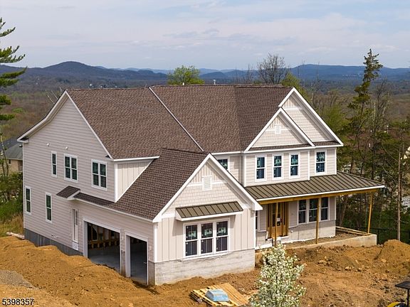 4th image of 44 Roome Rd