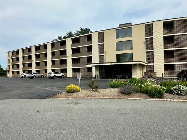 175 Hoffman Ave APT 309, Cranston, RI 02920