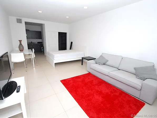 2445 Lake Pancoast Dr APT 13, Miami Beach, FL 33140