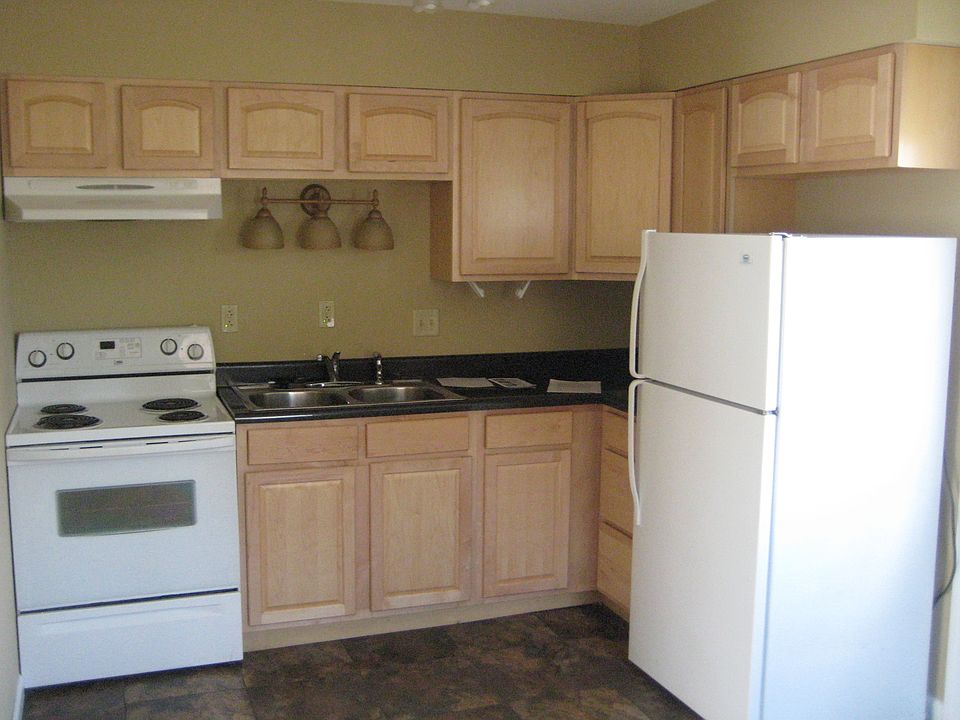 Beautiful Eat-In-Kitchen