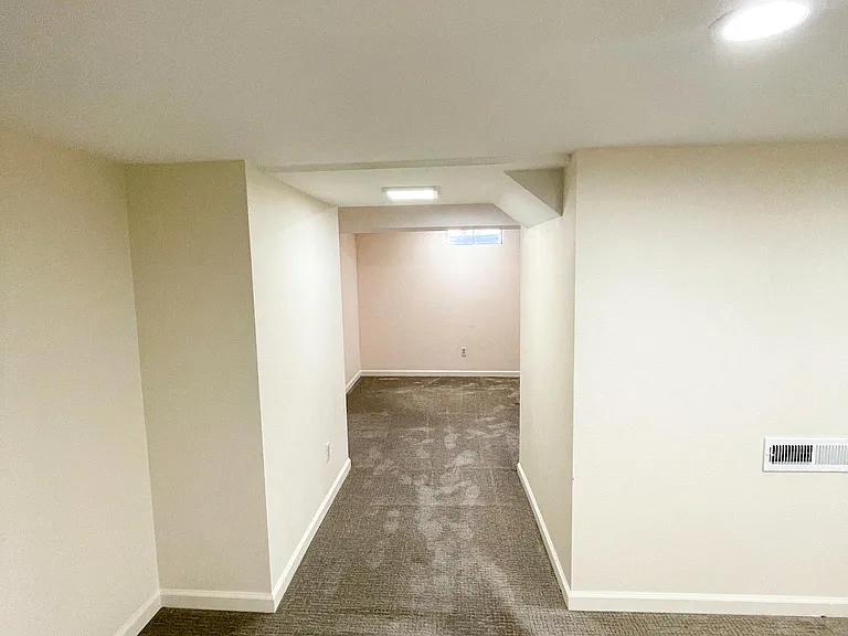 550 Marsh Ave — Photo 13
