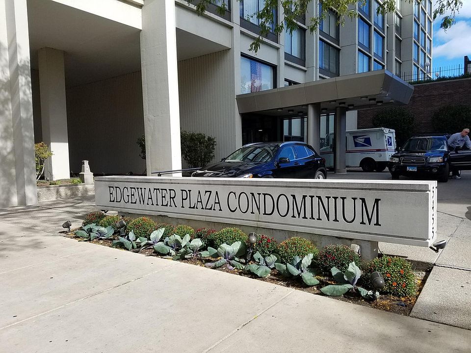 Building entrance1