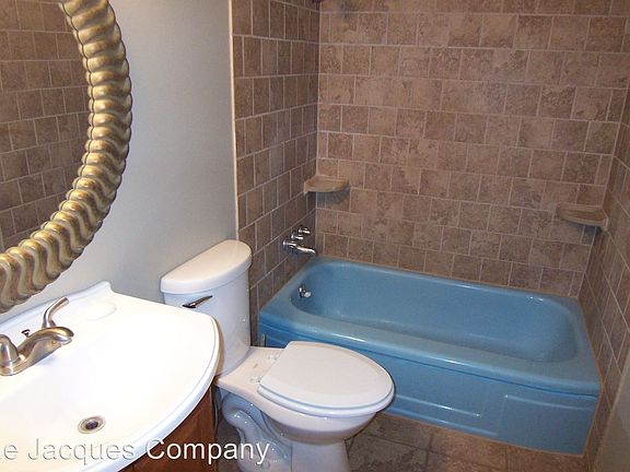 5th image of 1537 N Waverly Ave