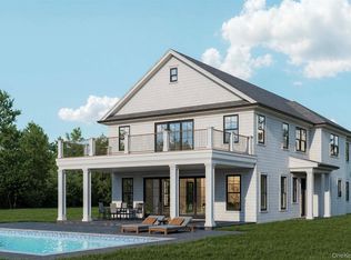 2590 Cox Neck Rd, Mattituck, NY 11952