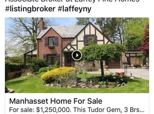 15 Shorehaven Ln, Manhasset, NY 11030