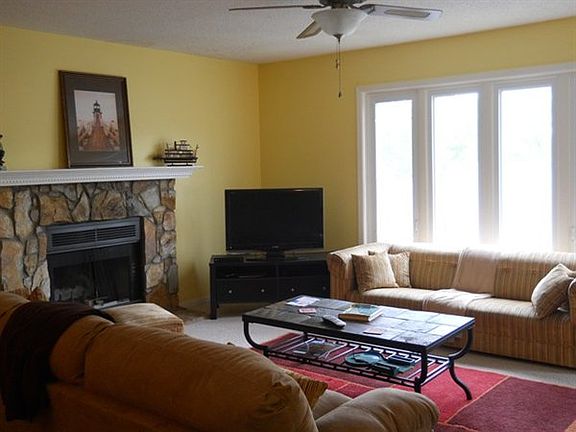 4th image of 1209 Northlake Dr
