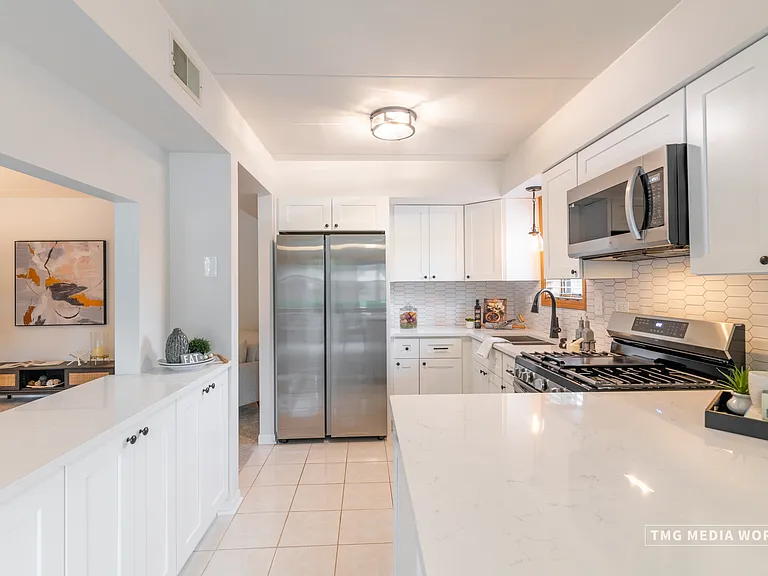 616 E 5th Ave #101 — Photo 10