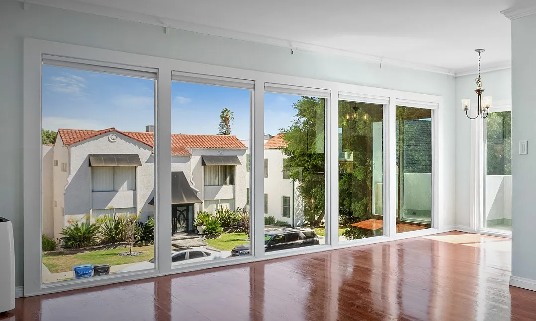 2 bed, 1.5 bath, 877 sqft, $2,600 — Photo 1