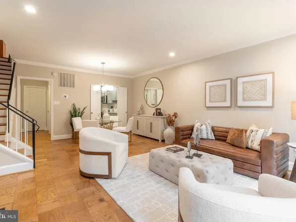 3299 Sutton Pl NW APT C, Washington, DC 20016