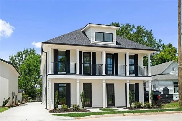 2 bed, 2.0 bath, 1100 sqft, $1,695 — Photo 1