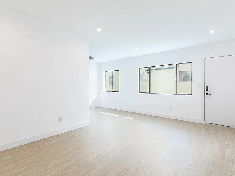 6133 Eleanor Ave — Photo 6