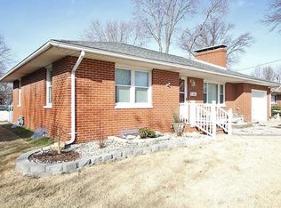 770 Berry Rd, Wood River, IL 62095