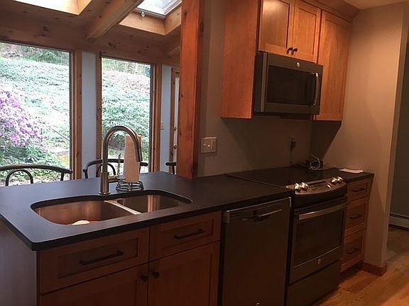 Open to breakfast room