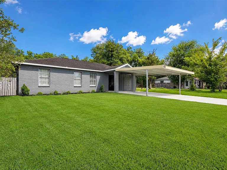4930 Holloway Dr — Photo 11
