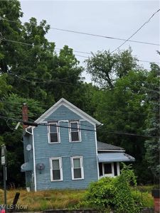 677 Vernon Odom Blvd, Akron, OH, 44307