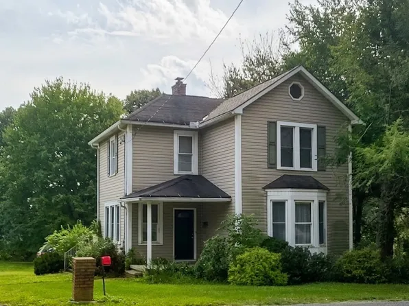1731 Pulaski Rd, New Castle, PA 16105