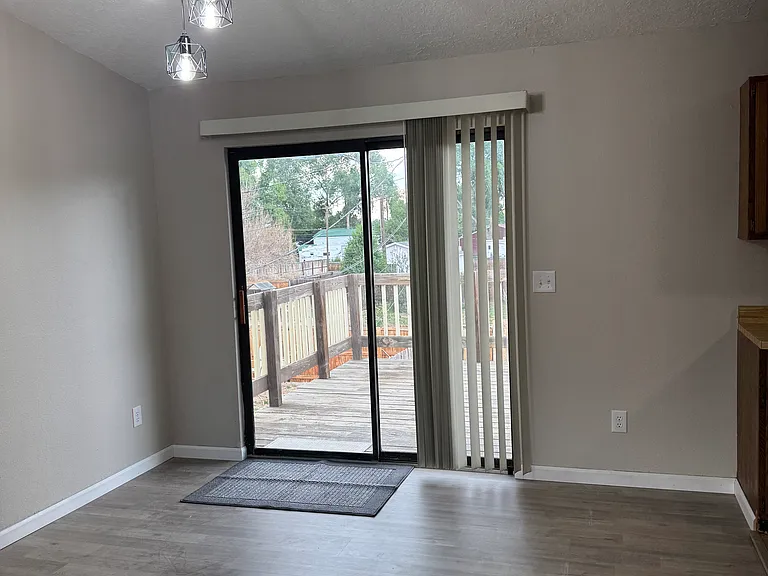 803 42nd St — Photo 3