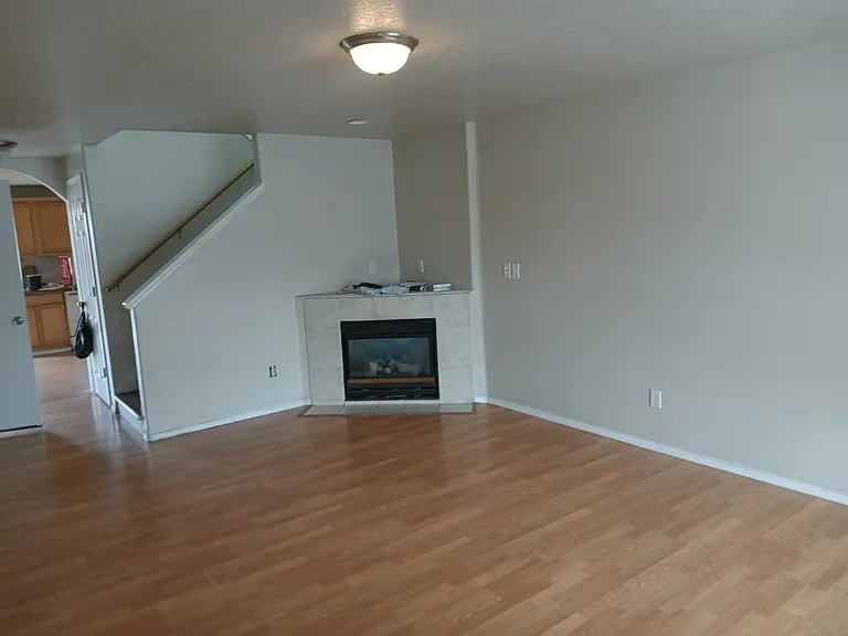 2531 SE 105th Ave — Photo 2