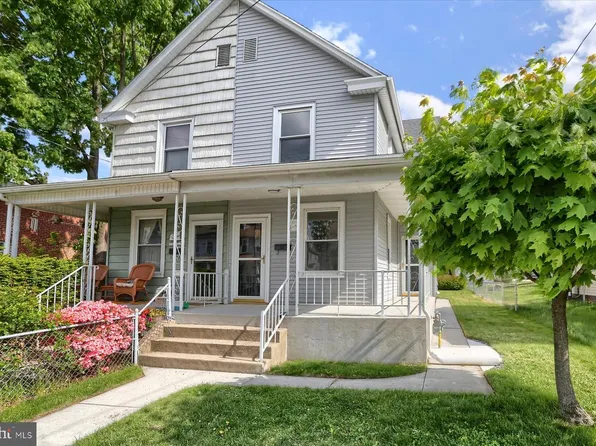 12 E Manor Ave, Enola, PA 17025