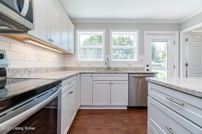 11502 Bellewood Garden Ct — Photo 16
