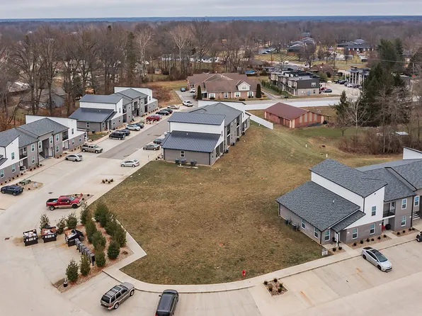 510 Court Yard Ln, Amelia, OH 45102