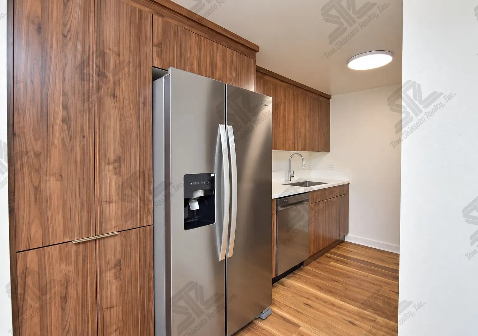 Newly Renovated | 2 Parking Stalls | Pet Friendly — Photo 4