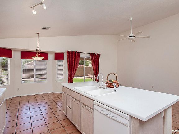 5th image of 2831 E Blackhawk Dr