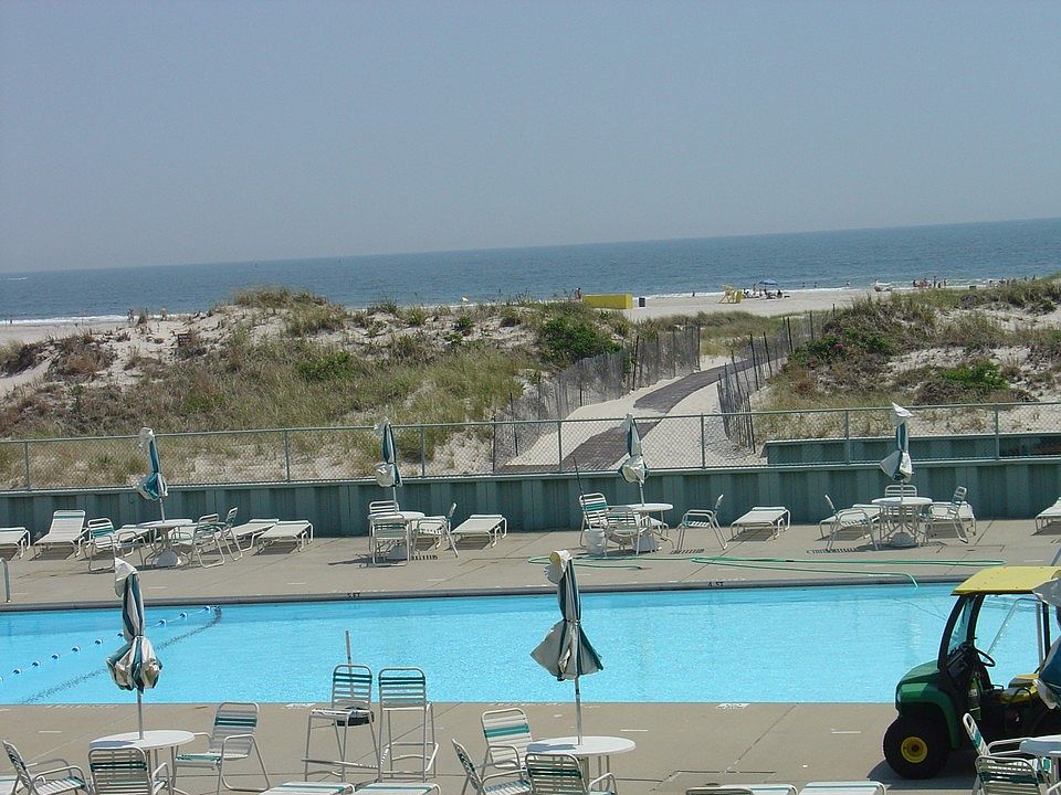 2nd image of 750 Lido Blvd
