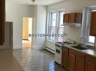 18 Parkway Rd APT 6, Brookline, MA 02445