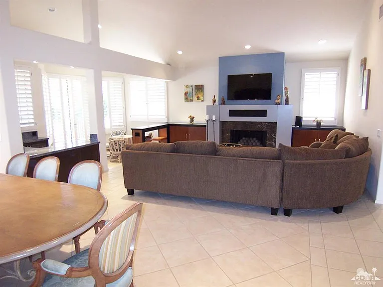 195 Desert Lakes Dr — Photo 5