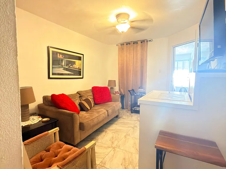 605 Calle Aceitillo — Photo 3