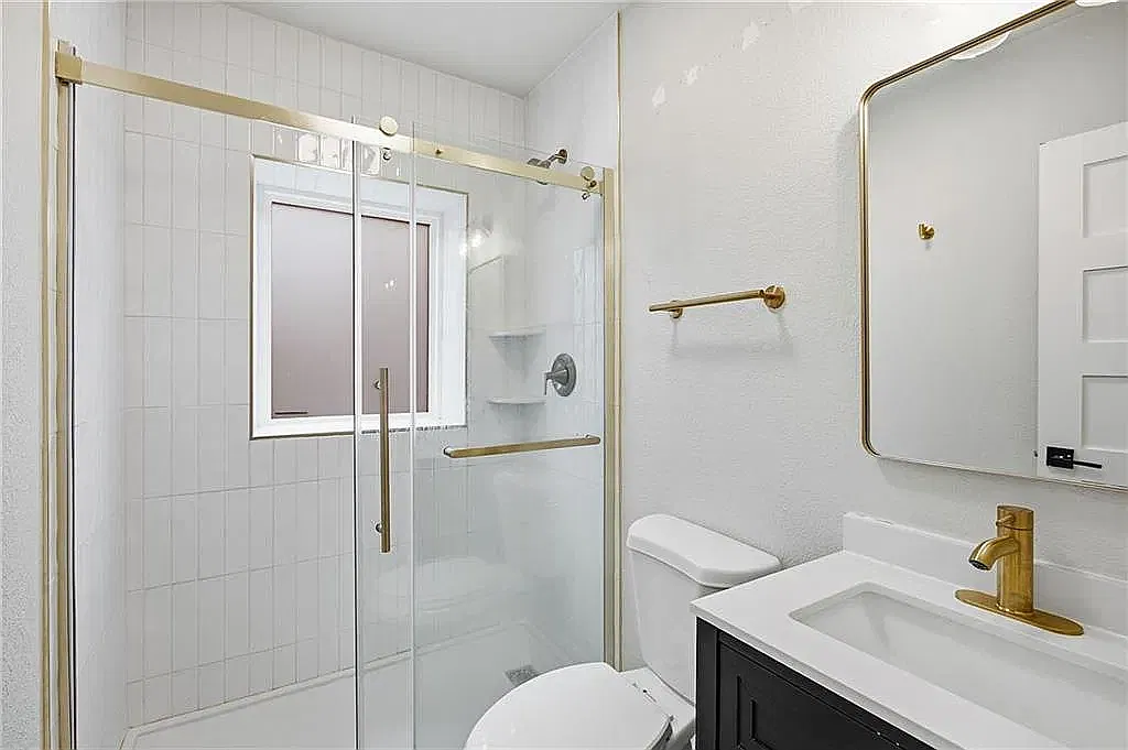 2 bed, 1060 sqft, $1,590 — Photo 3