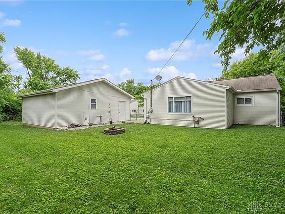 5th image of 27 Sillman Ct