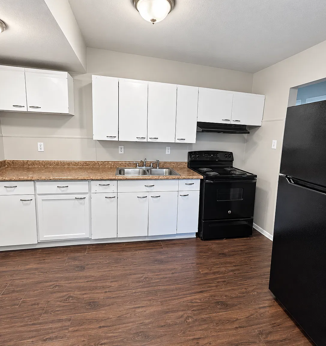3 bed, 1000 sqft, $1,499 — Photo 3