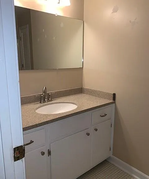 341 Brighton Dr — Photo 11