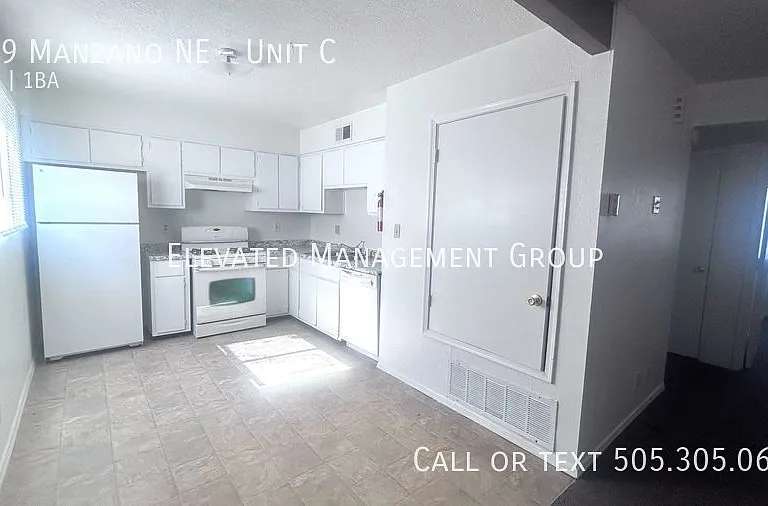 149 Manzano St NE #C — Photo 1