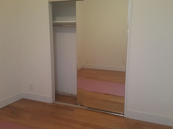 3rd image of 1064 39th St APT 3