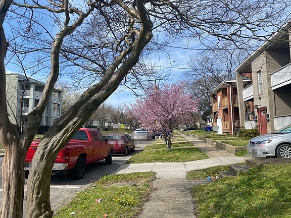 4th image of 812 W 38th St