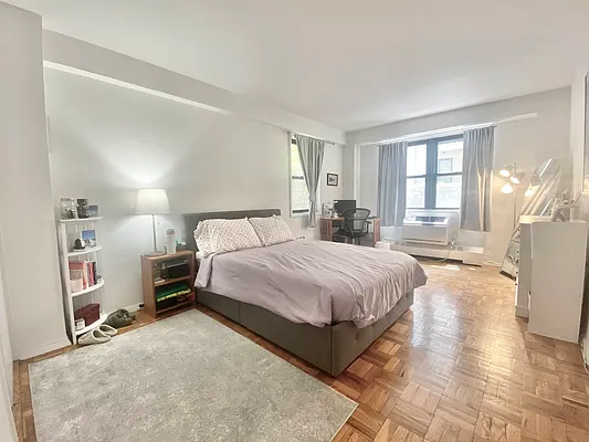 Rented by Bond New York | media 27