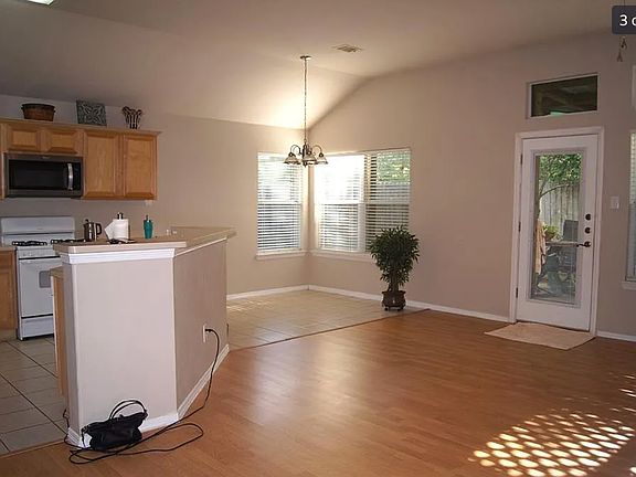 3rd image of 11903 Belle Ct