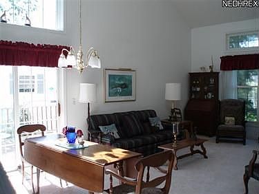 4th image of 655 Fairfield Ln