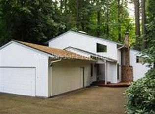 962 Country Commons Ln, Lake Oswego, OR 97034