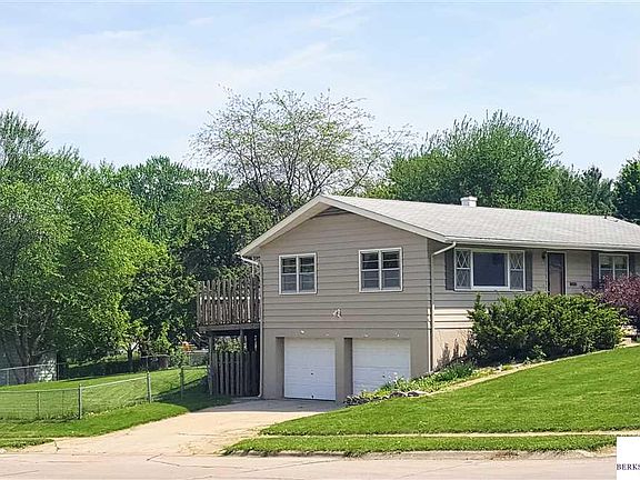 2nd image of 709 S 111th St