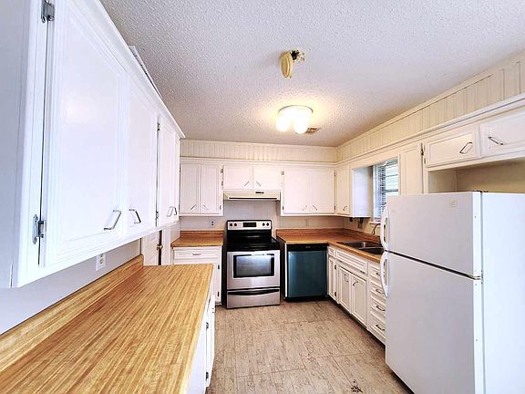 4th image of 2004 Candy Ln