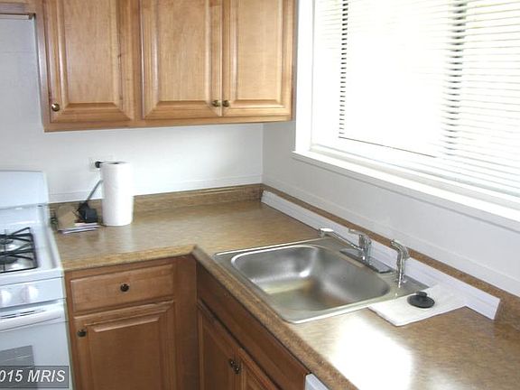 4th image of 10507 Weymouth St #10507