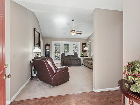 4th image of 113 Southampton Ct