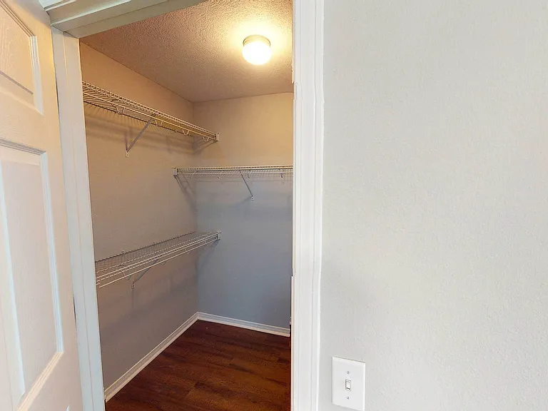 Kensington Park Apartments — Photo 32