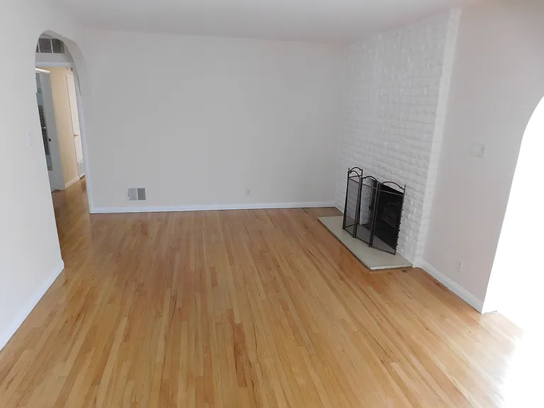 11009 Danube Ave — Photo 13